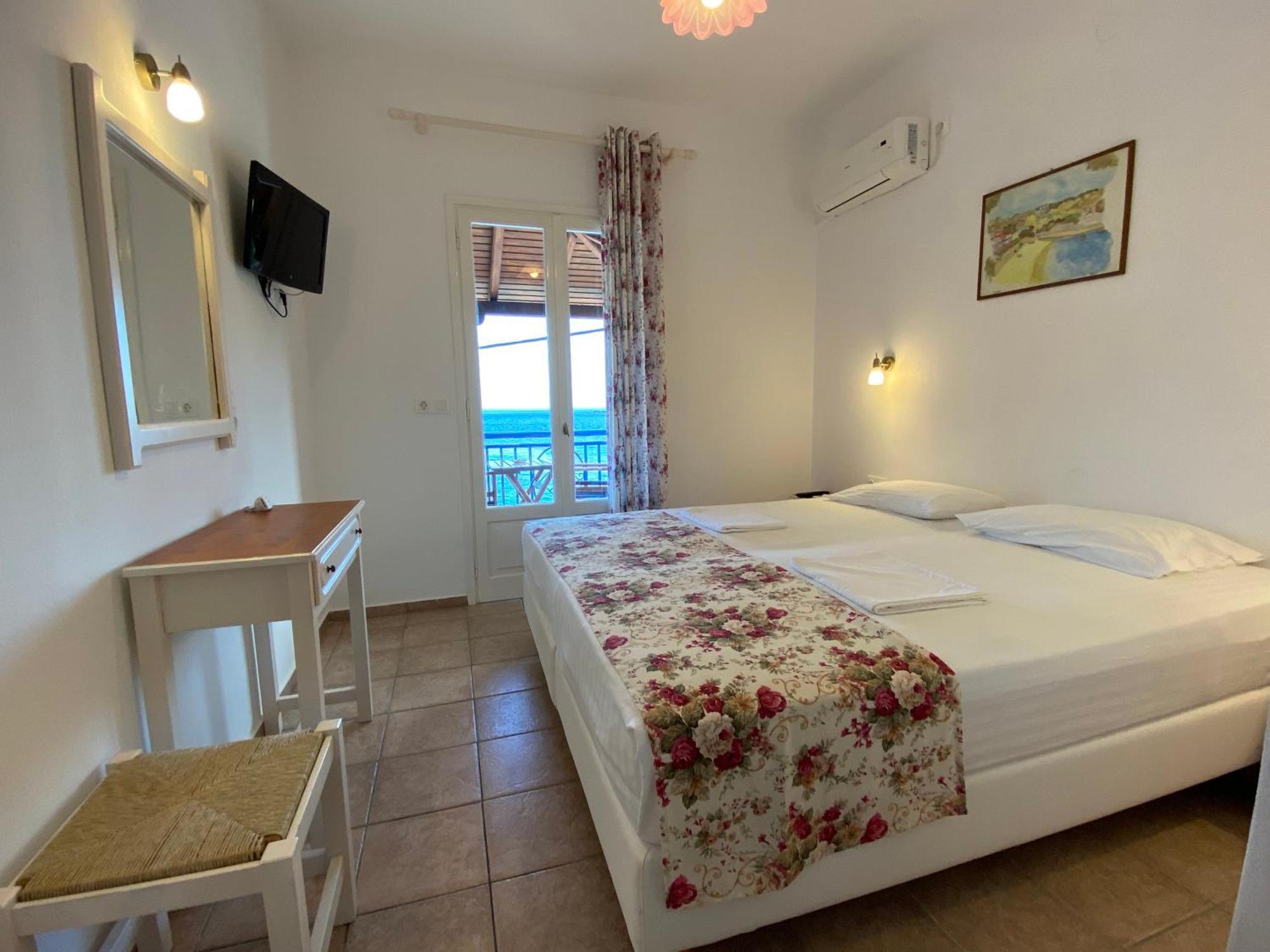 Nostos Hotel Patitírion Eksteriør billede